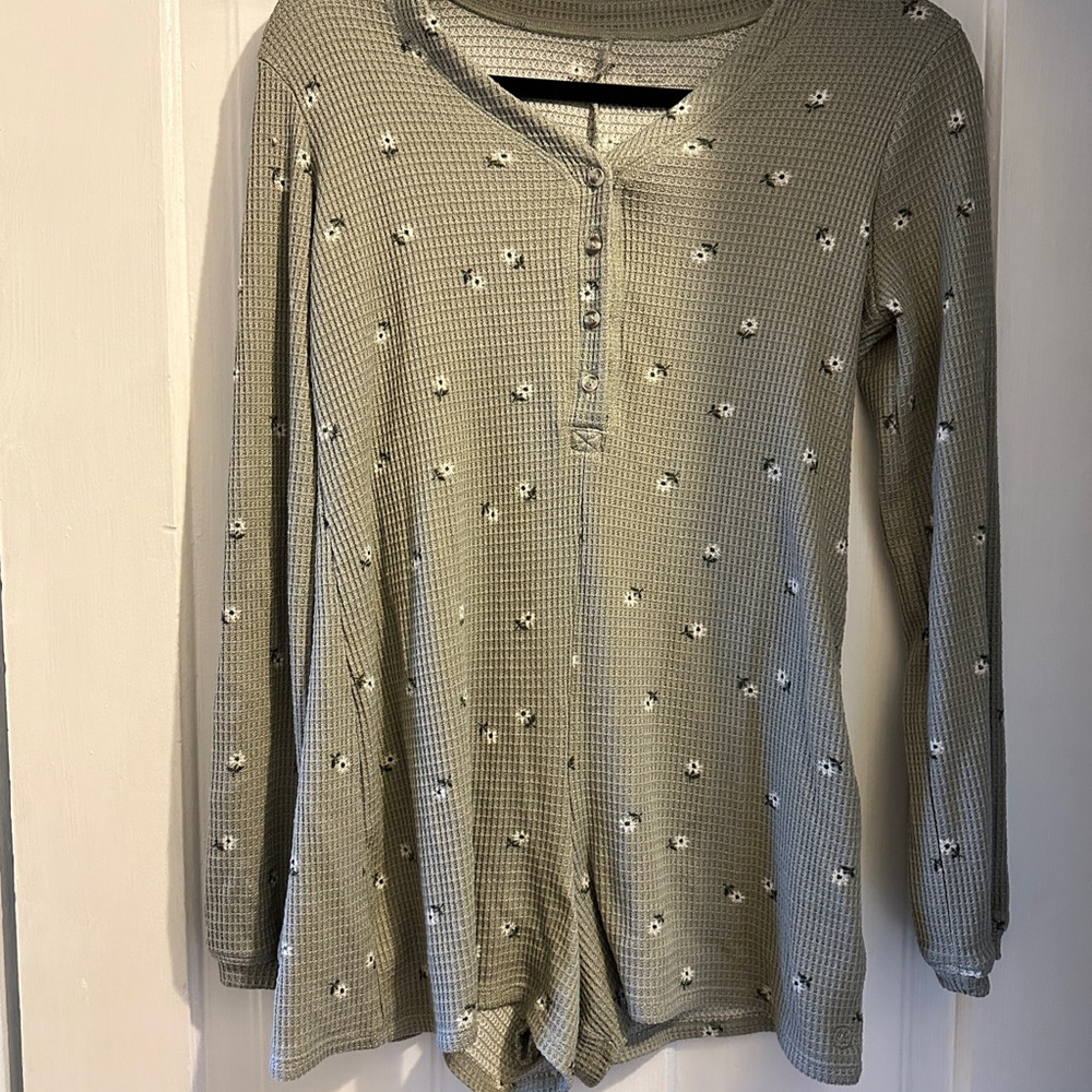 Gray Long Sleeve Waffle Knit Romper with Floral Pattern